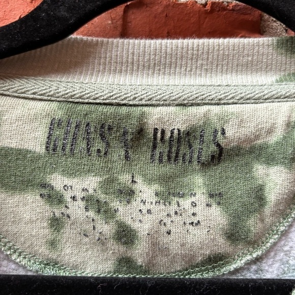 Guns & Roses Womens Large Green Tie Dye Graphic Band Tee Sweatshirt - Picture 4 of 7